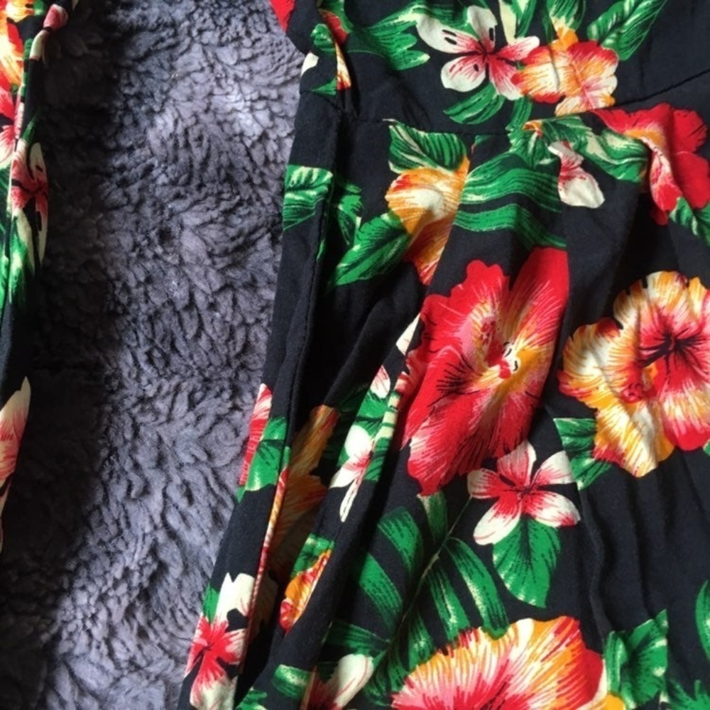 AX Paris Donna Floral Romper - Picture 6 of 8
